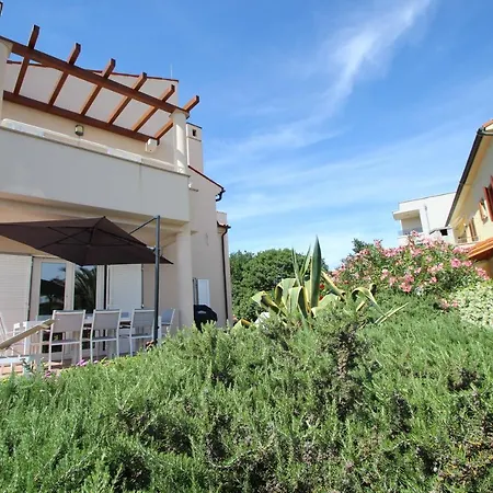Four Bedroom House Amaya Villa *