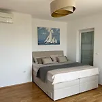 Four Bedroom House Amaya 빌라 메덜린