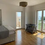 Four Bedroom House Amaya 메덜린