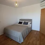 Four Bedroom House Amaya 메덜린