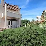 빌라 Four Bedroom House Amaya *