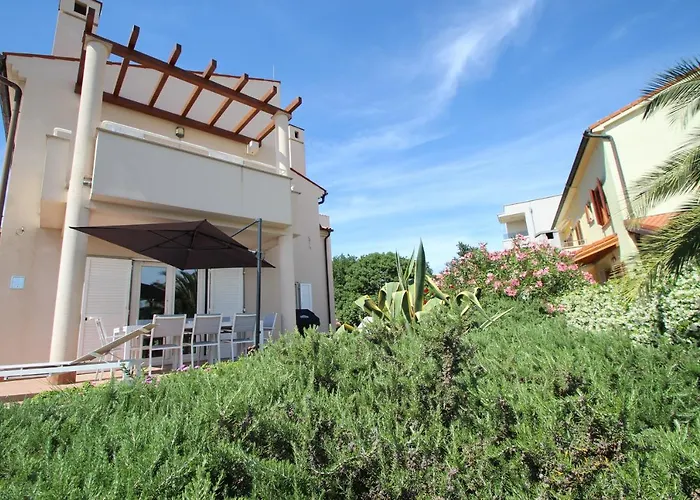 Four Bedroom House Amaya Villa *